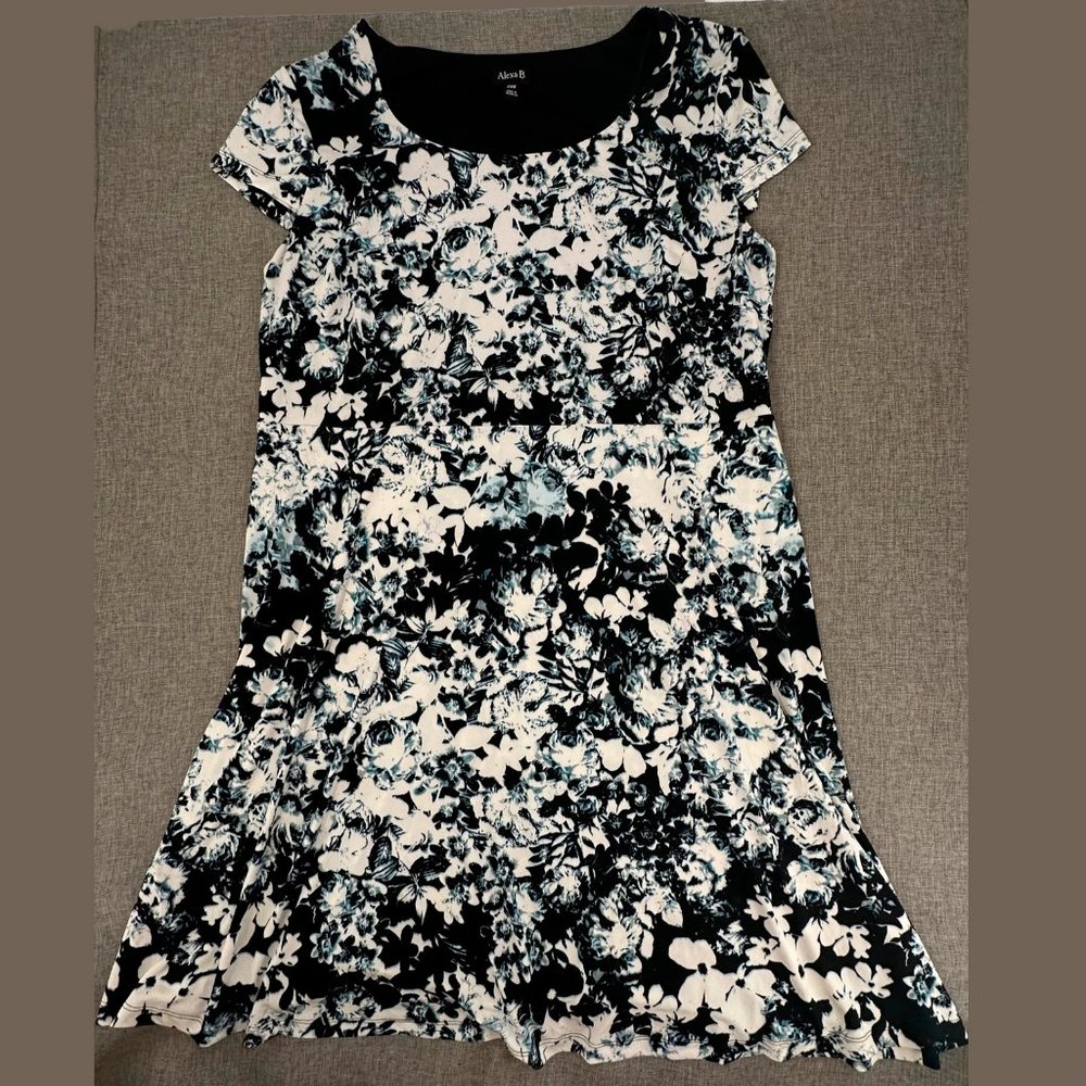 Alexa B Floral Dress Plus 20W Cap Sleeve Blue Black White Stretch